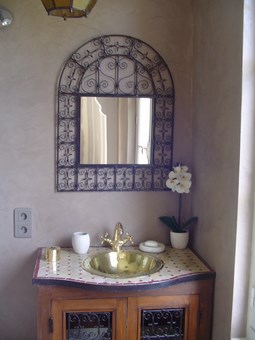 meuble salle de bains marocaine fer forge zelliges 11